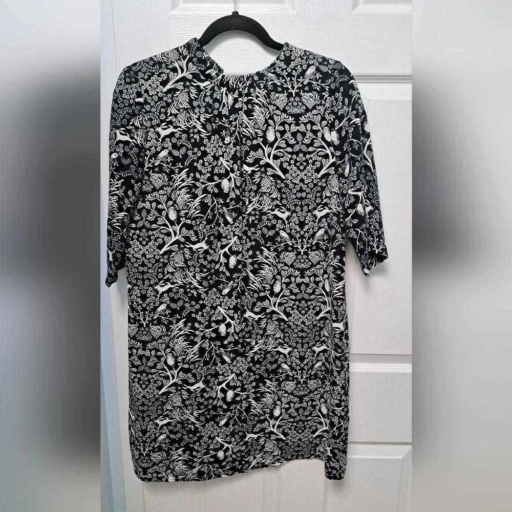 Old Navy Black and White Casual Button Down Shirt - Picture 1 of 4